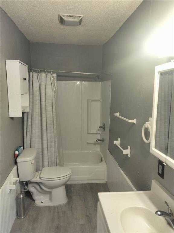 1057 Webster Avenue Property Photo 17