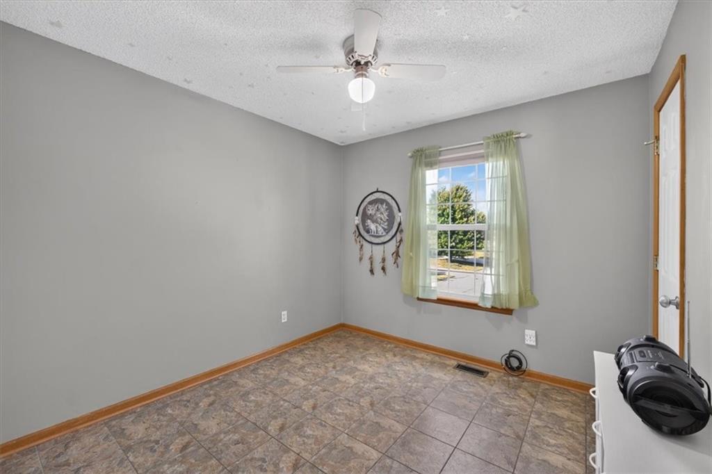 1009 Ne Florence Avenue Property Photo 24