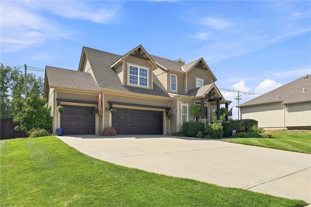 12233 Pine Valley Drive Property Photo 4