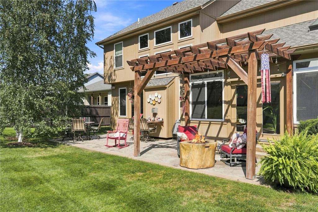 12233 Pine Valley Drive Property Photo 10