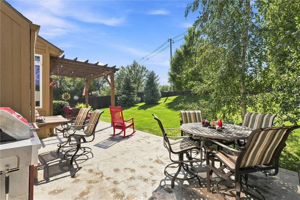 12233 Pine Valley Drive Property Photo 11