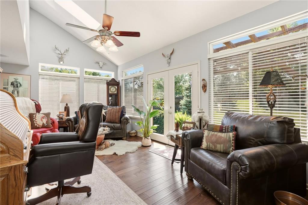 12233 Pine Valley Drive Property Photo 16