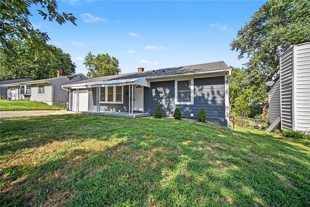 609 N Sunset Drive Property Photo 5