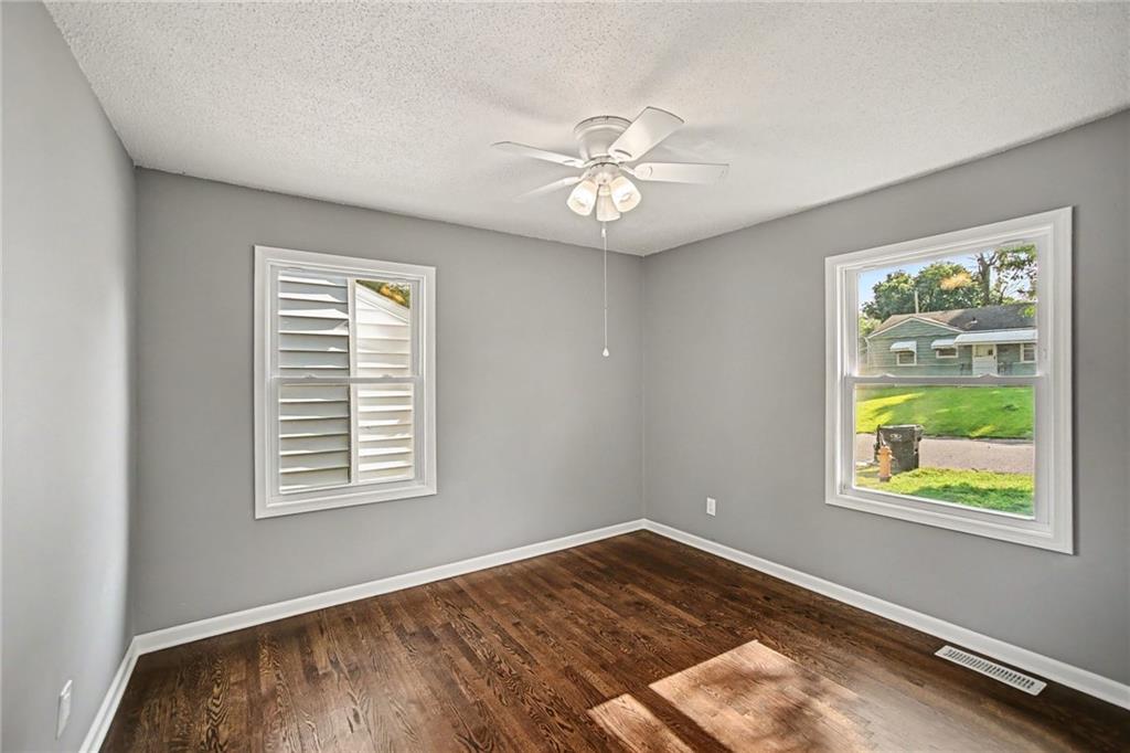 609 N Sunset Drive Property Photo 14
