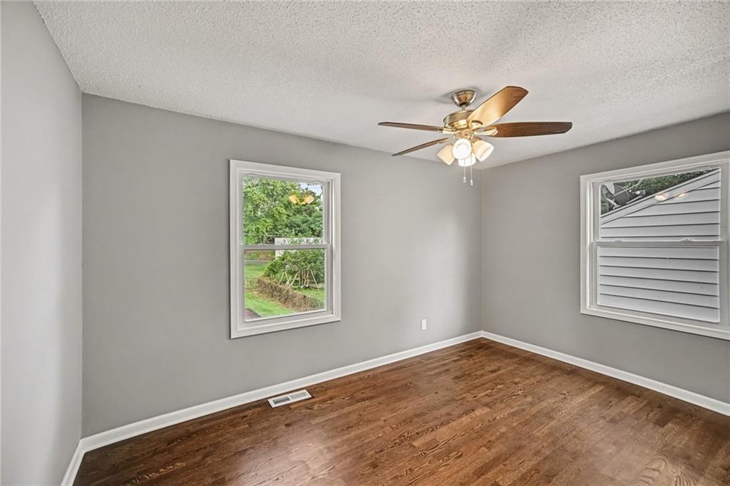 609 N Sunset Drive Property Photo 15