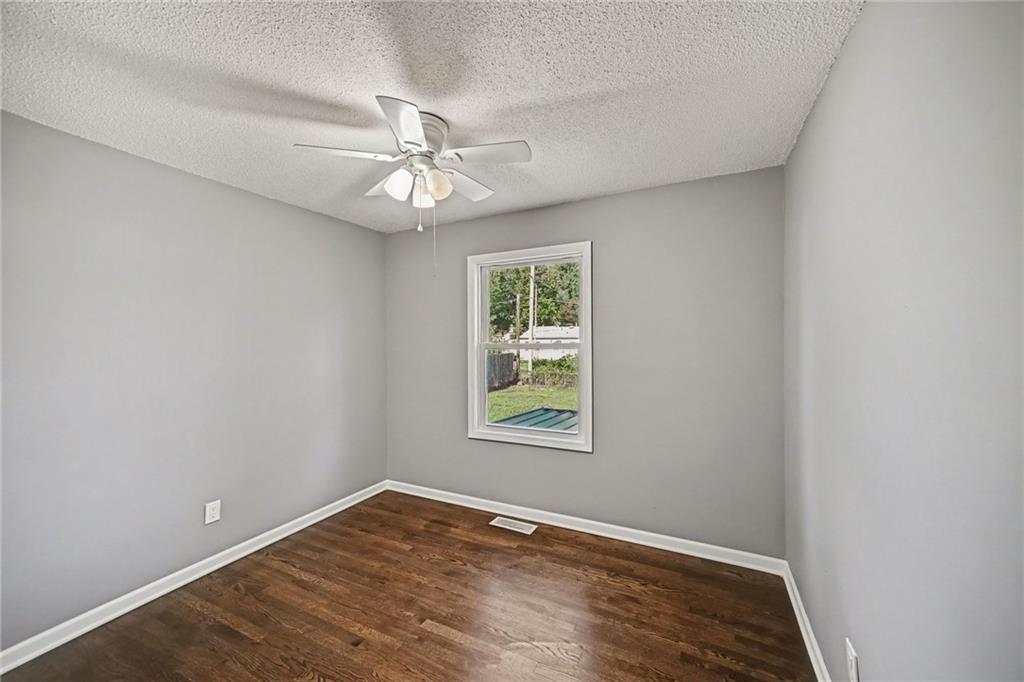 609 N Sunset Drive Property Photo 16