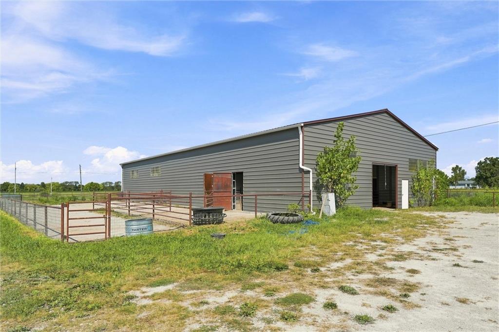 27611 S Belle Plain Road Property Photo 4