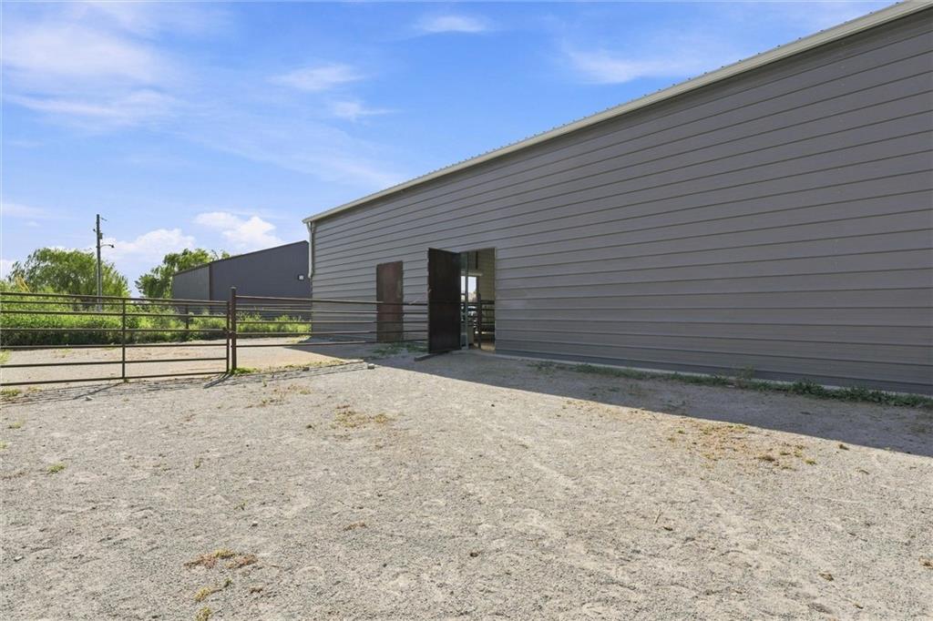 27611 S Belle Plain Road Property Photo 10