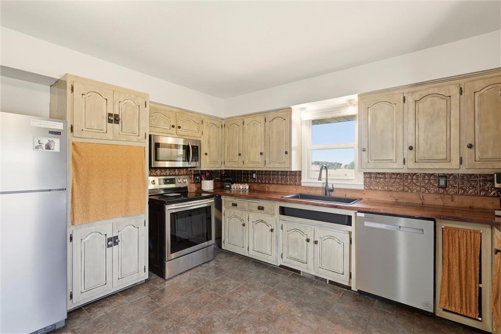 27611 S Belle Plain Road Property Photo 29