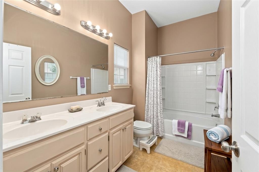 728 S Maple Street Property Photo 13