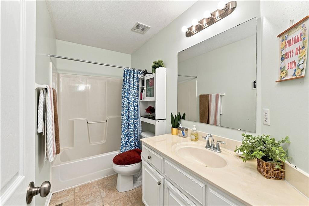 728 S Maple Street Property Photo 15