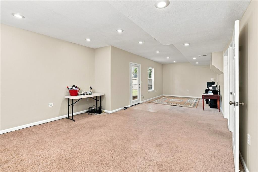 728 S Maple Street Property Photo 17