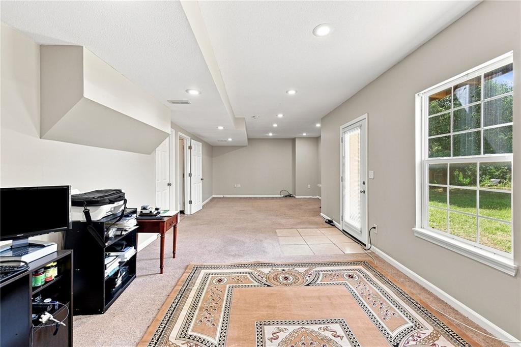 728 S Maple Street Property Photo 18