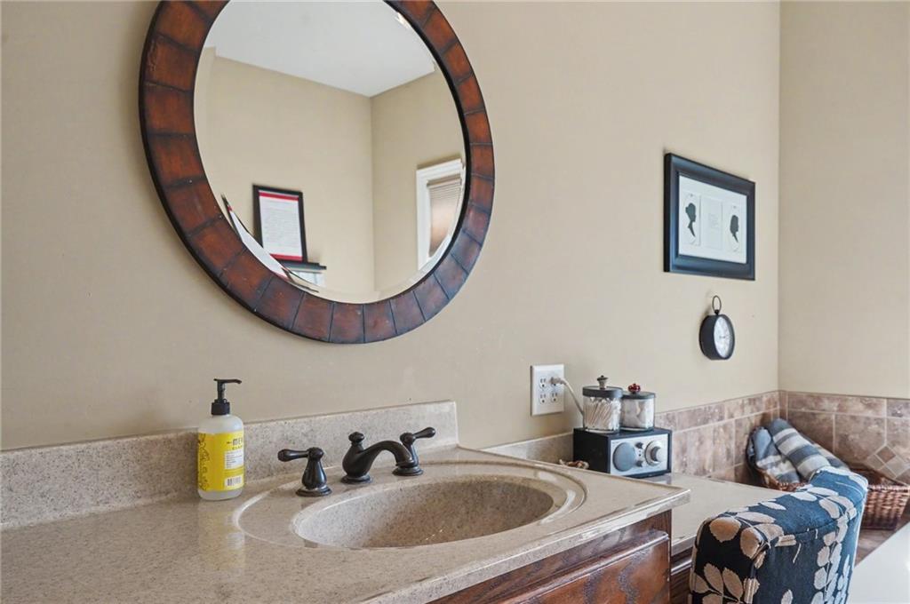 942 E Fairway Drive Property Photo 25
