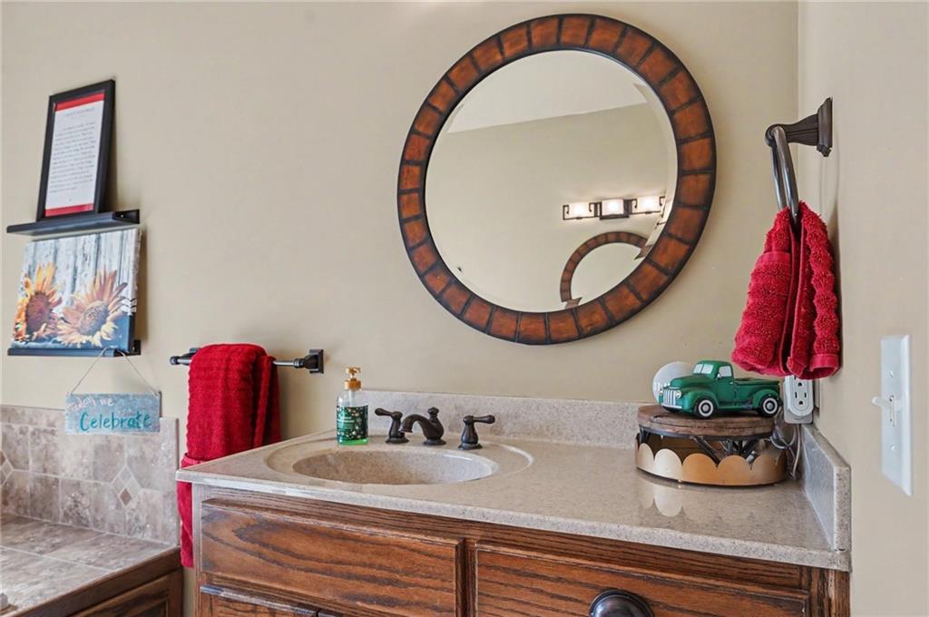 942 E Fairway Drive Property Photo 26