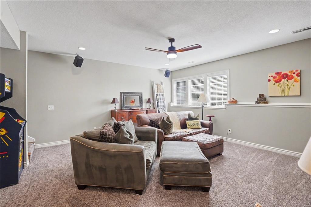942 E Fairway Drive Property Photo 33