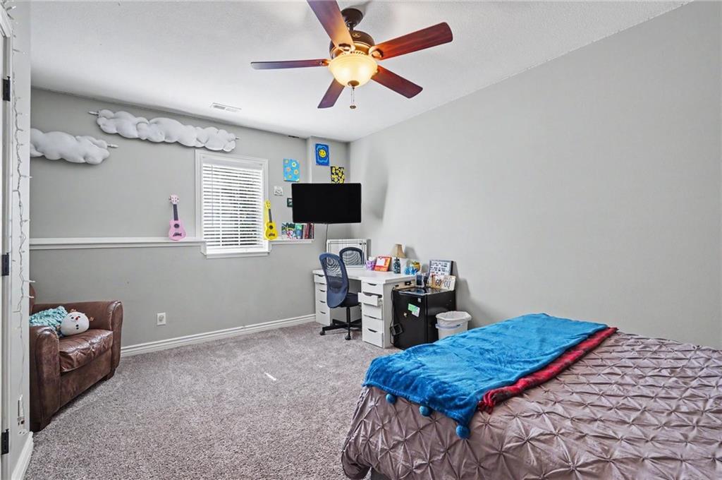 942 E Fairway Drive Property Photo 43