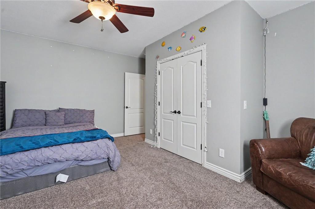 942 E Fairway Drive Property Photo 44