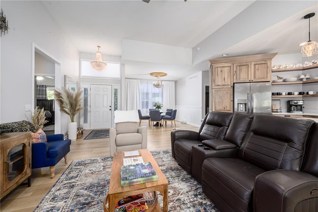1104 Wagon Wheel Road Property Photo 6