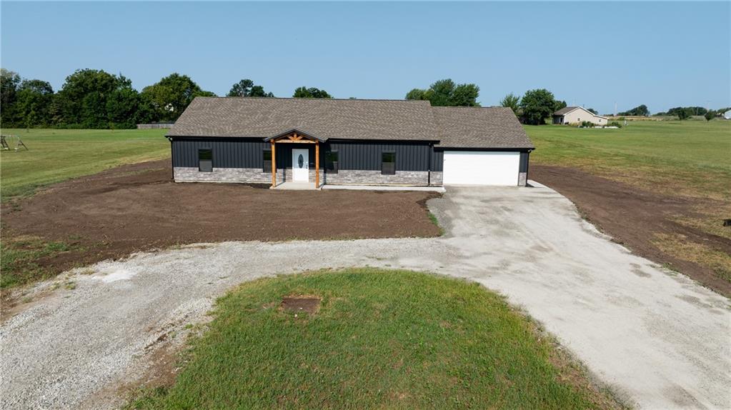 179 Peak Lane Property Photo 4