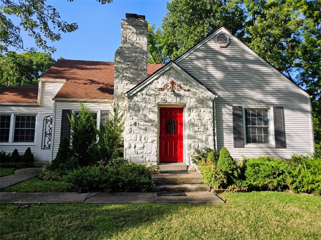 3753 N Grand Avenue Property Photo 1