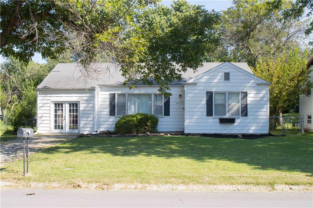 205 Larkin Street Property Photo 2