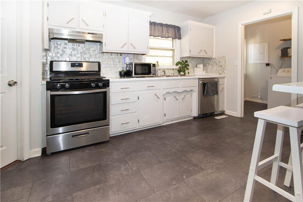 205 Larkin Street Property Photo 5