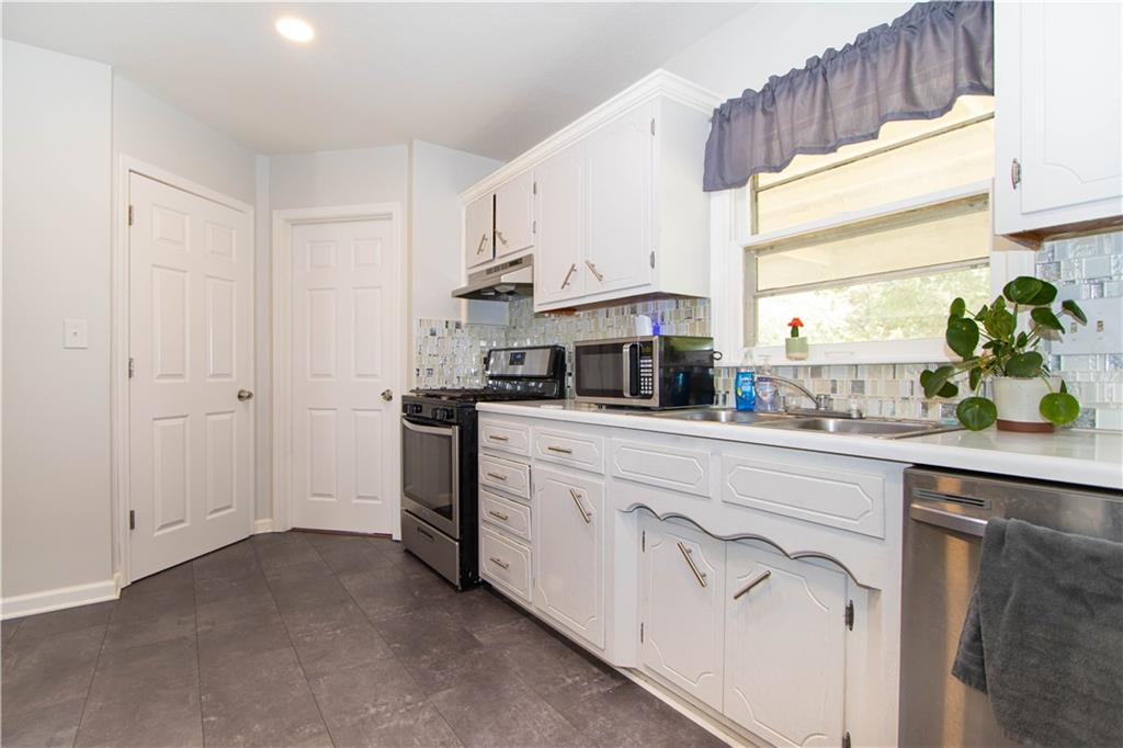 205 Larkin Street Property Photo 6