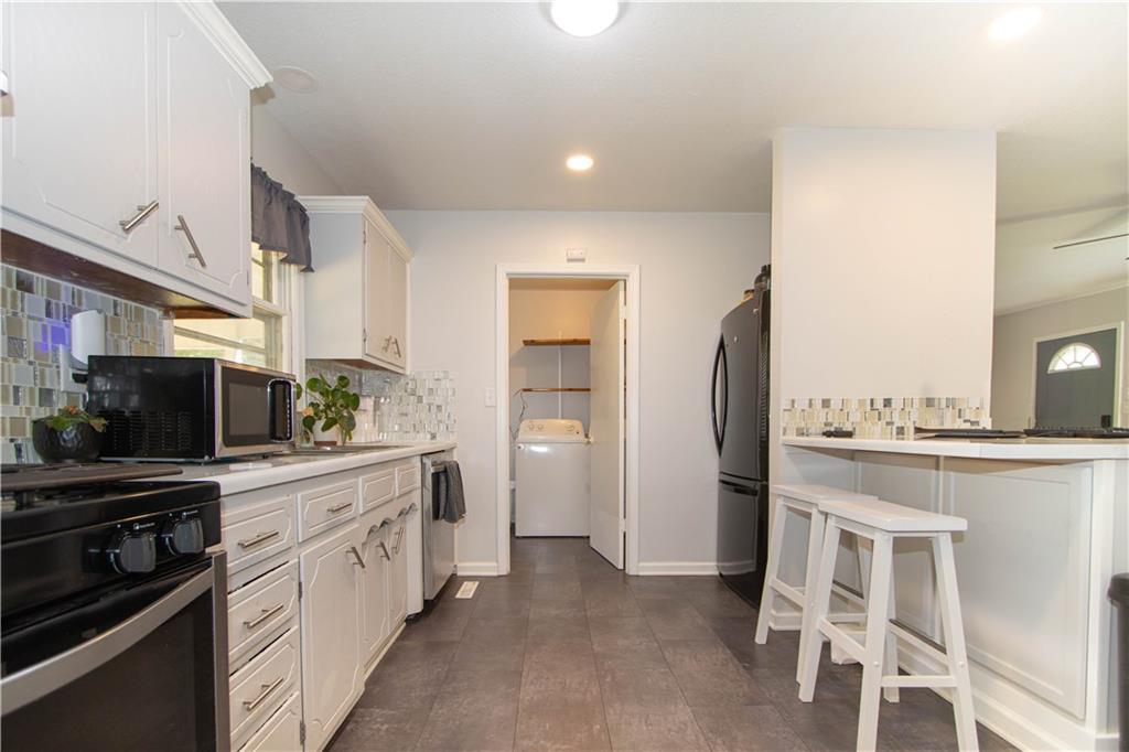 205 Larkin Street Property Photo 8