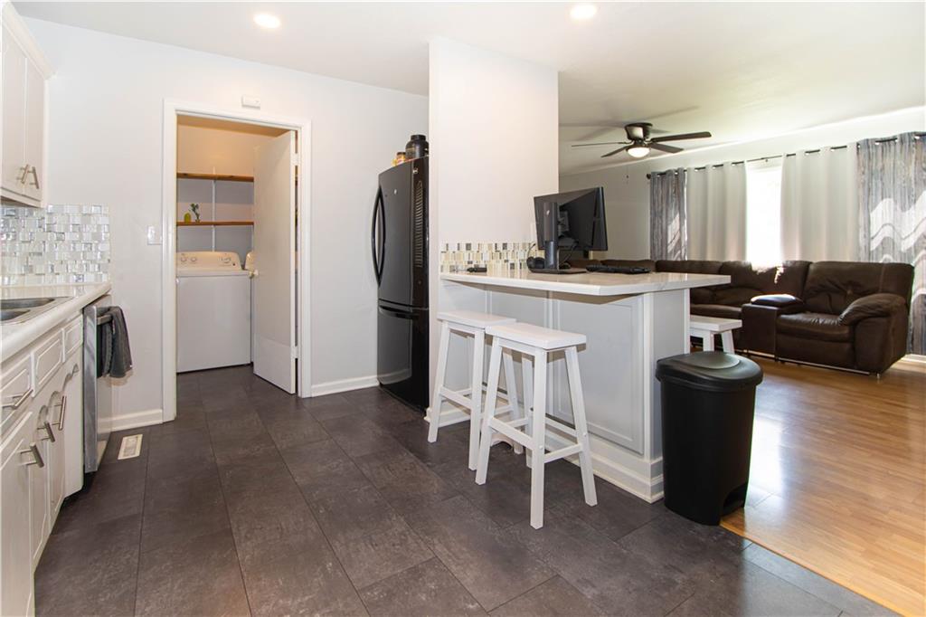 205 Larkin Street Property Photo 9