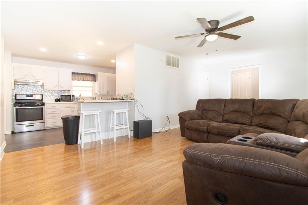 205 Larkin Street Property Photo 11