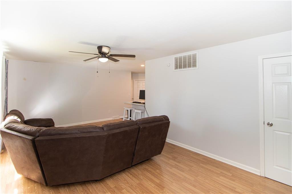 205 Larkin Street Property Photo 14