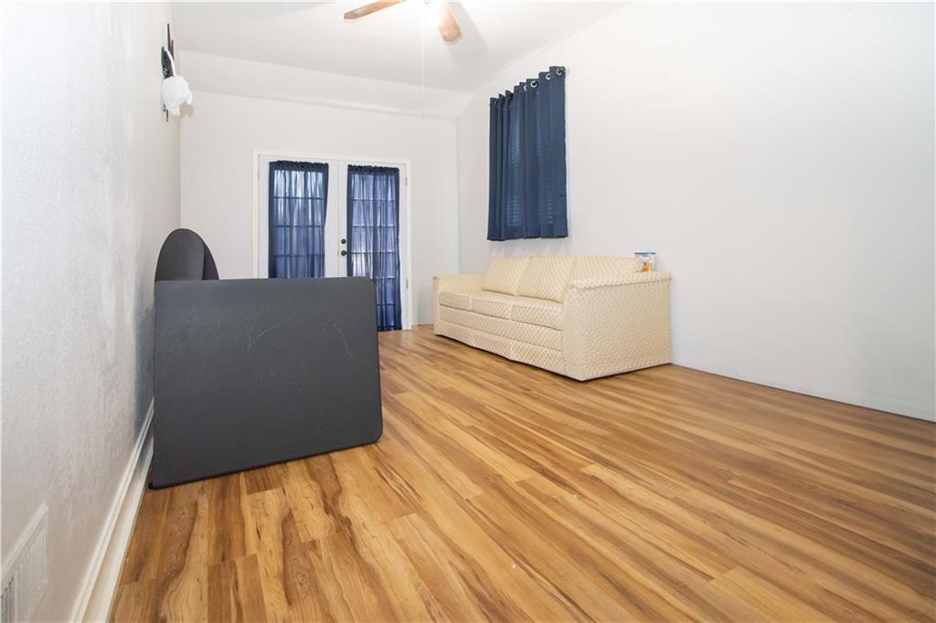 205 Larkin Street Property Photo 22