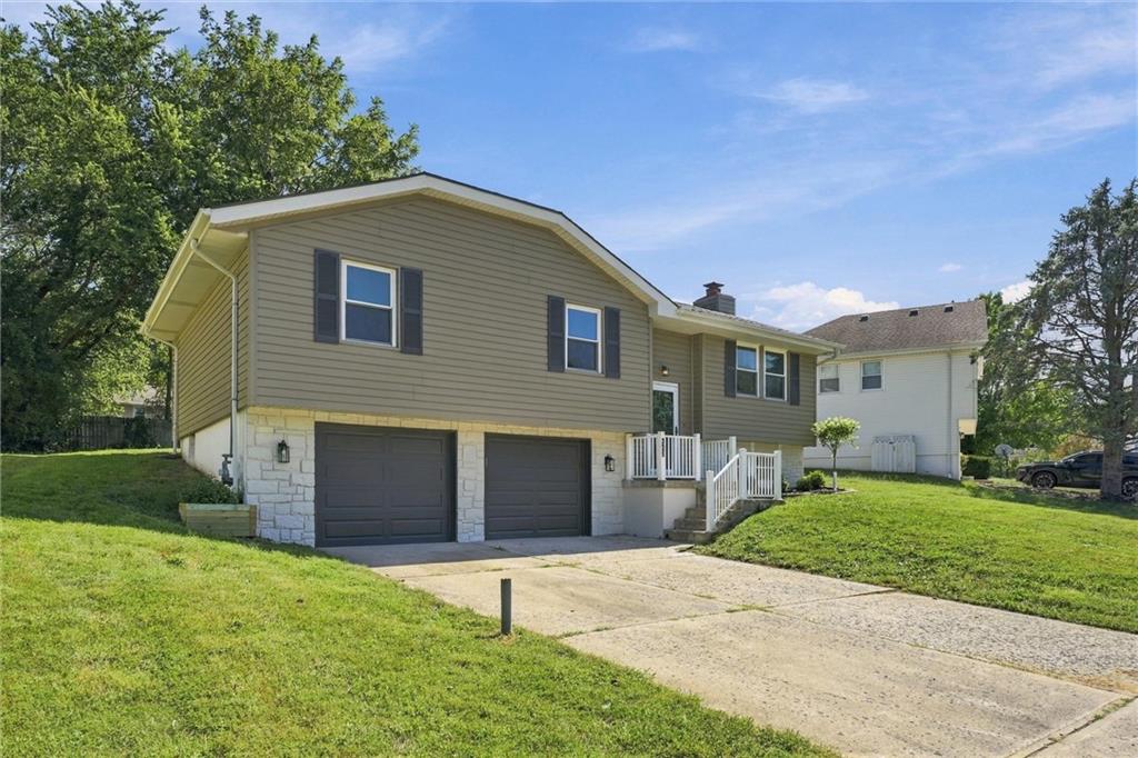 325 Se Brownfield Drive Property Photo 2