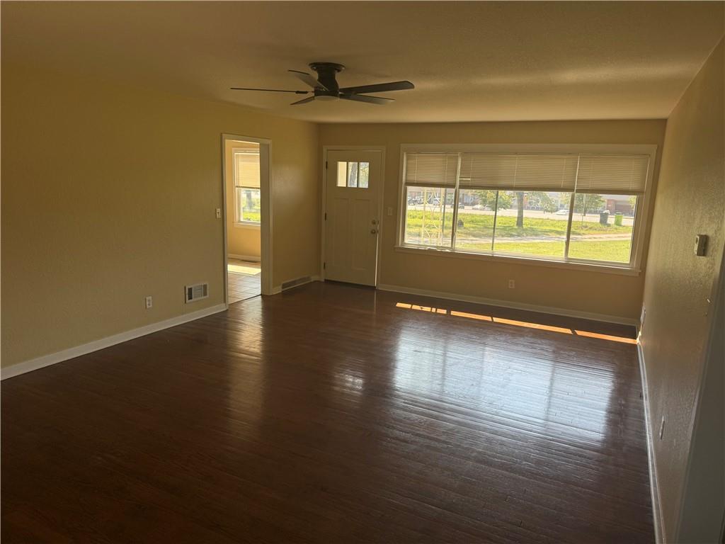 1704 E Mechanic Street Property Photo 5