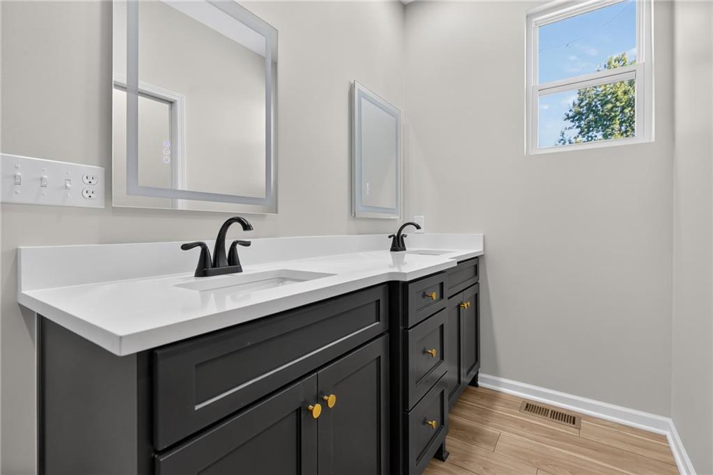 1415 Thomas Drive Property Photo 22