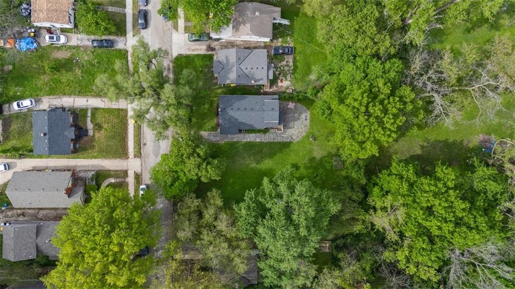 6127 - 6129 Tracy Avenue Property Photo 2