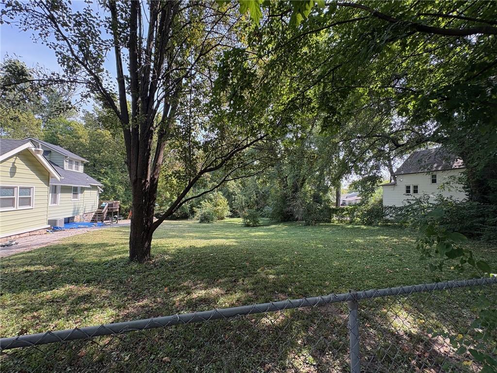 6127 - 6129 Tracy Avenue Property Photo 3