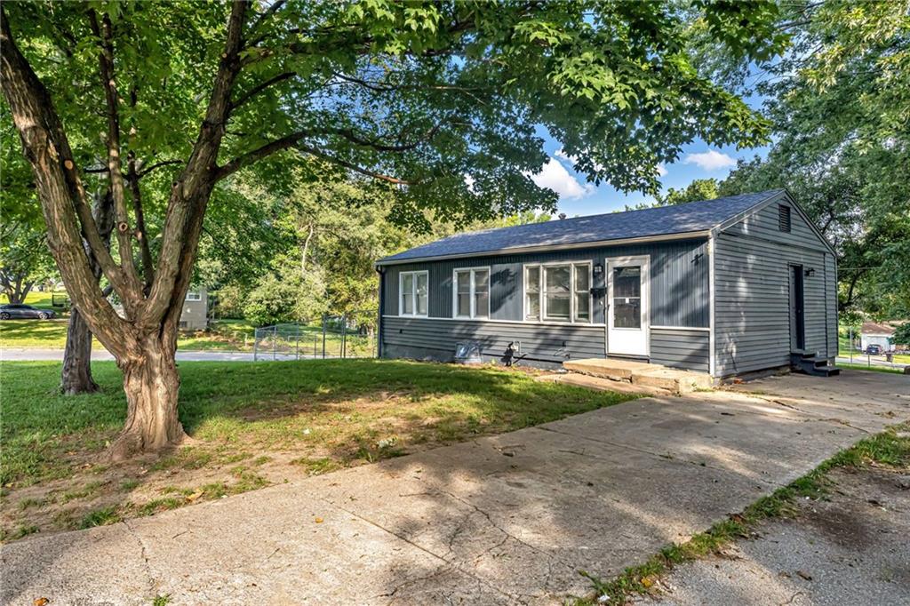 604 W 38th Street Property Photo 2