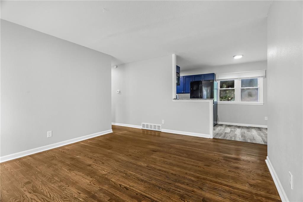 604 W 38th Street Property Photo 4