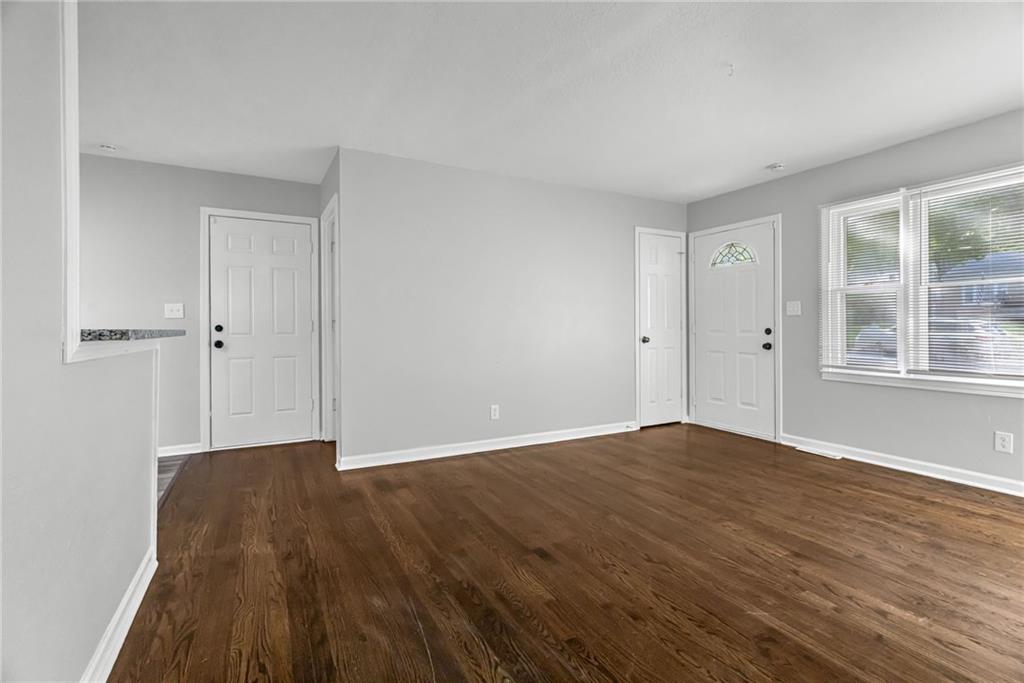 604 W 38th Street Property Photo 6