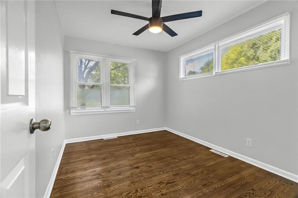 604 W 38th Street Property Photo 16