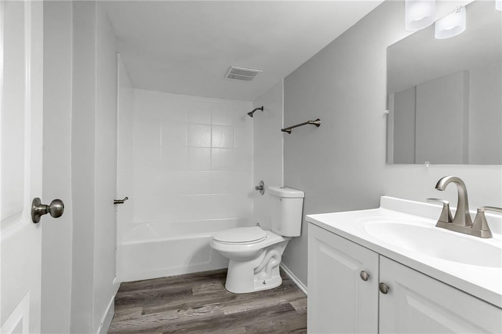 604 W 38th Street Property Photo 22