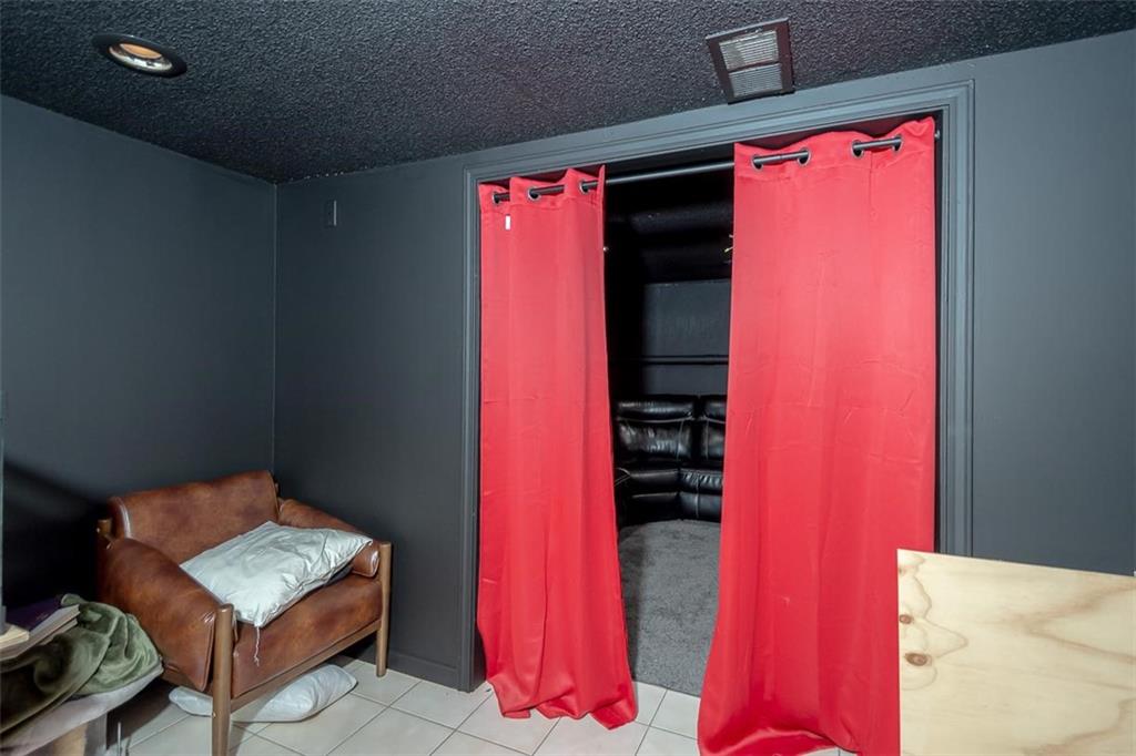 622 E 10th Street Property Photo 37