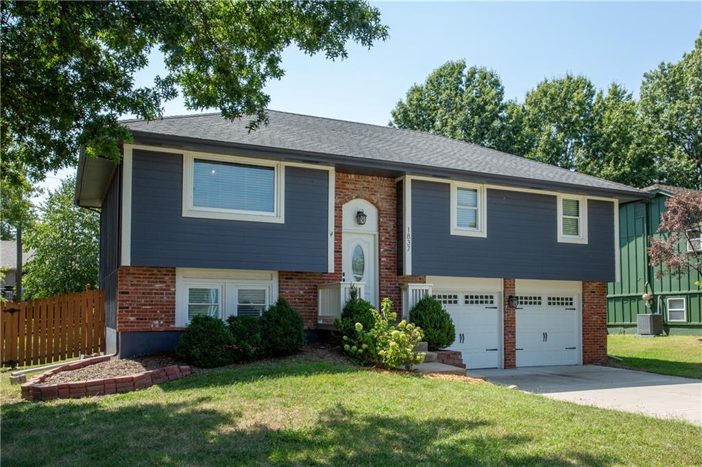 1837 W Chambery Drive Property Photo 2