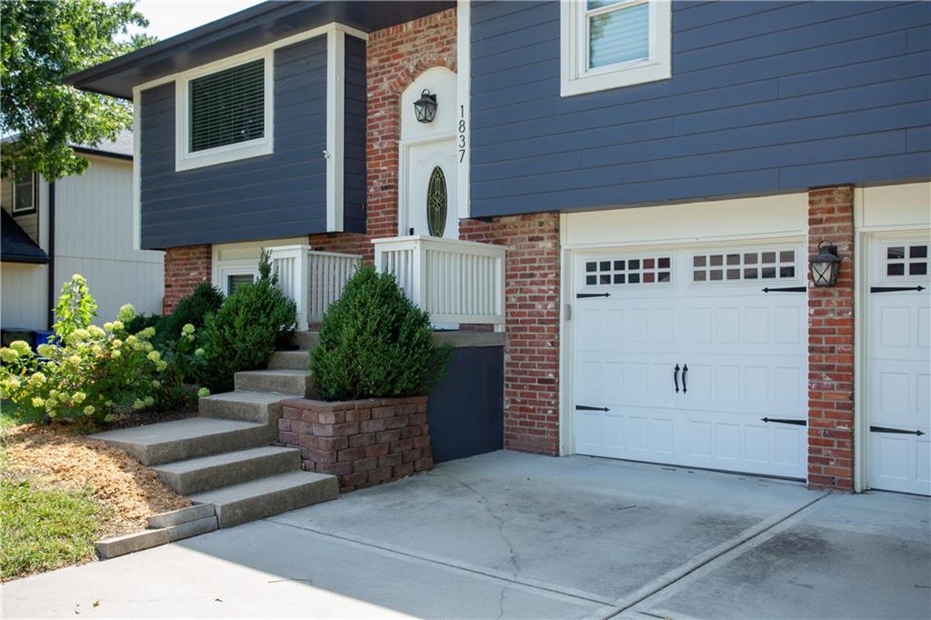 1837 W Chambery Drive Property Photo 6