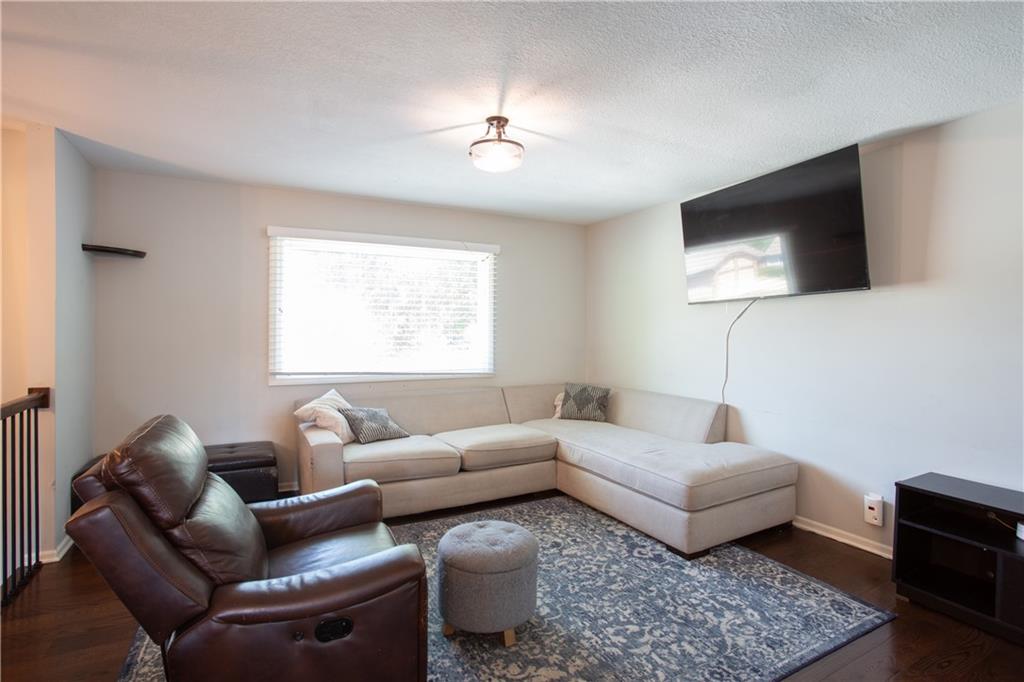 1837 W Chambery Drive Property Photo 7