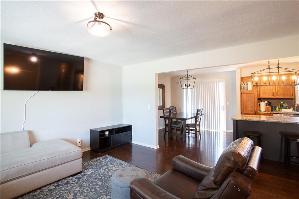 1837 W Chambery Drive Property Photo 8