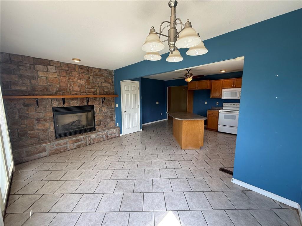 663 Golf Road Property Photo 8