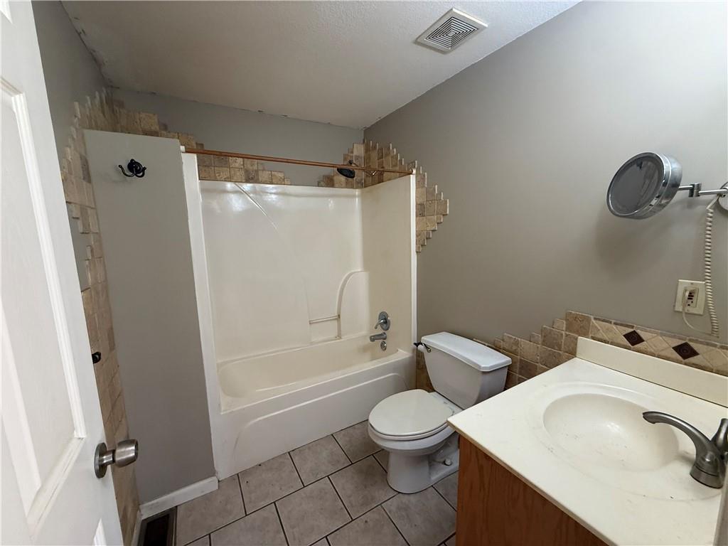663 Golf Road Property Photo 12